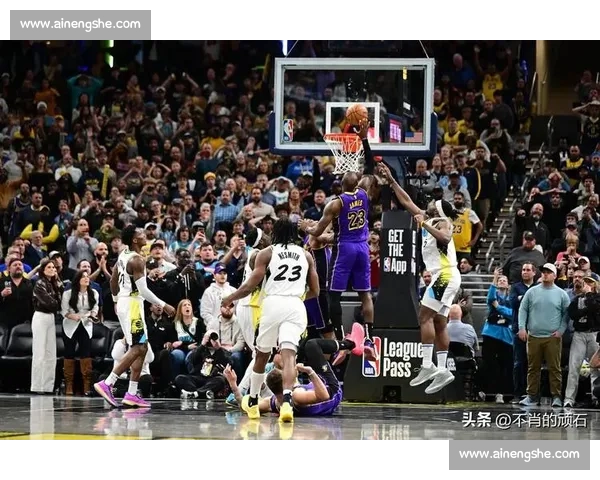 湖人对阵小牛比赛录像解析詹姆斯领衔攻防精彩瞬间回顾与战术亮点拆解